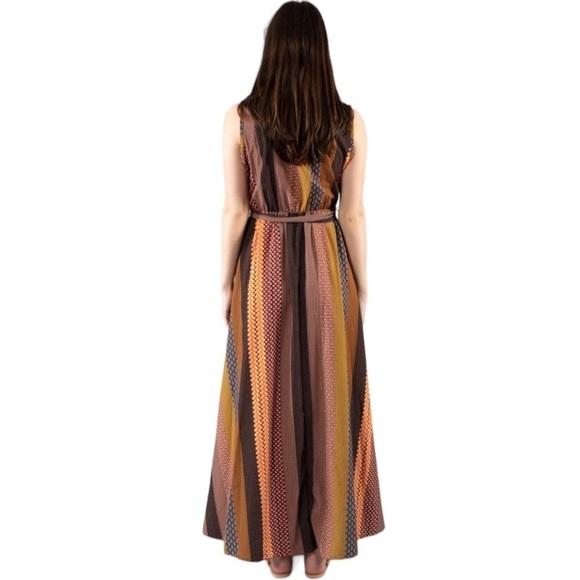 VIERI Printed Maxi Dress - Picture 2 of 9